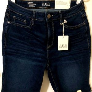 *NEW W/TAGS* Women’s Denim Bermudas